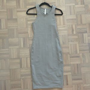Babaton Ariane Midi body con dress in Basalt Grey